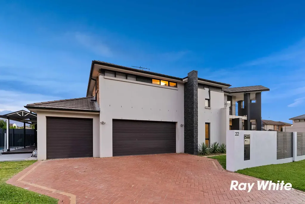 Quakers Hill 5कमरा FRESHLY PAINTED WITH BRAND NEW FLOORS THROUGHOUT - NEW HOME