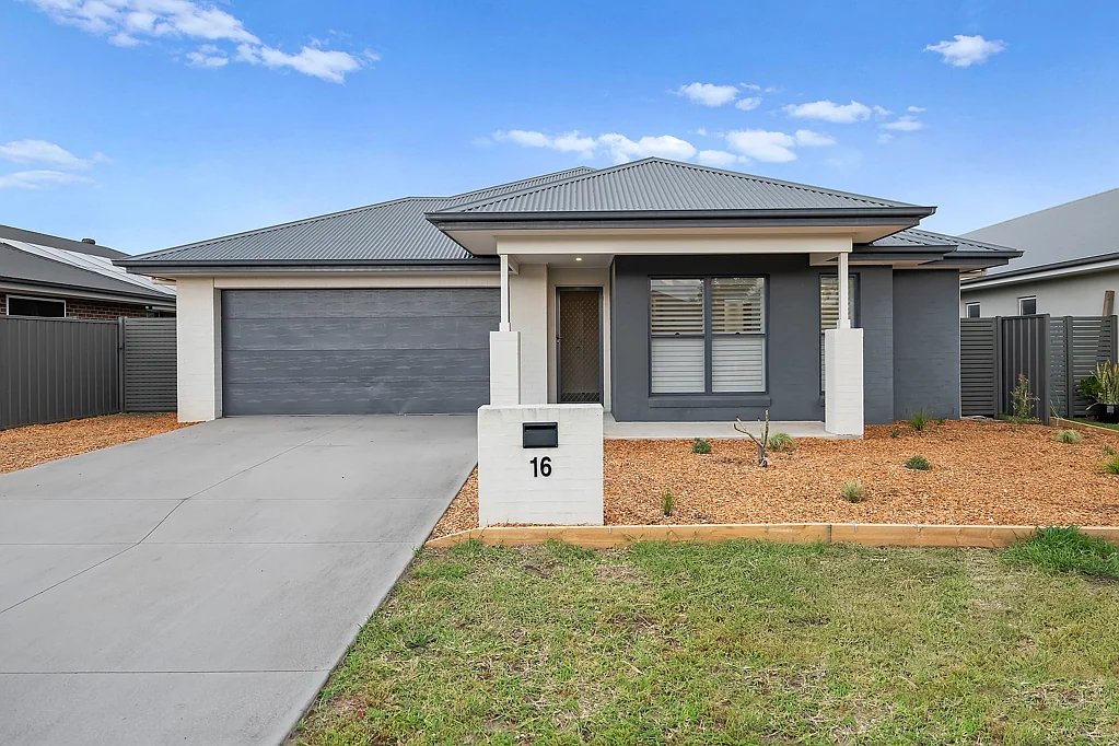 16 Rosemary Street, Fern Bay, NSW 2295