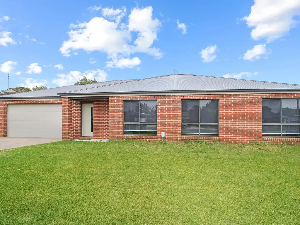 Bairnsdale 3ห้องนอน MODERN LIVING IN PRIME WEST BAIRNSDALE LOCATION