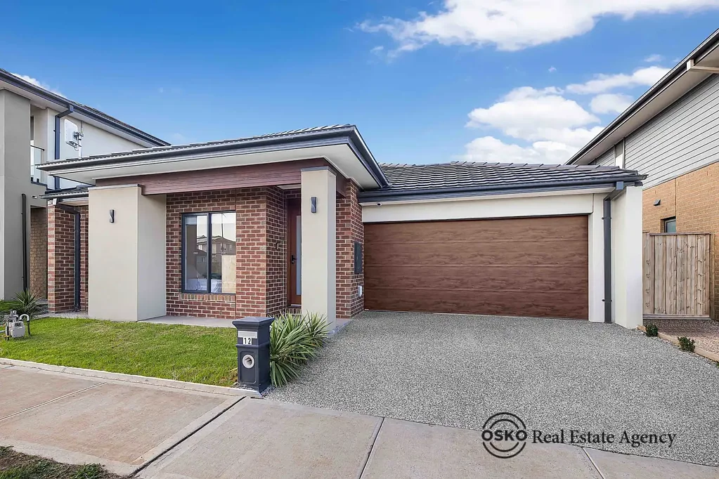 Fraser Rise 4Kwarto "Vendor Must Sell – Exceptional Opportunity!"🏡 12 Reservoir Road, Fraser Rise - A True Masterpiece in the West's Most Rapidly Growing Suburb