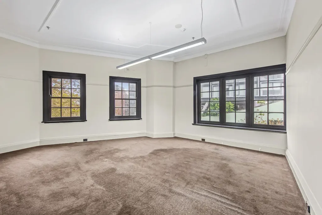 Potts Point 1房  ***PRICE REDUCTION*** ATTENTION SUPERANNUATION BUYERS & INVESTORS. INVEST OR OCCUPY – APPROXIMATE 9% GROSS RETURN
