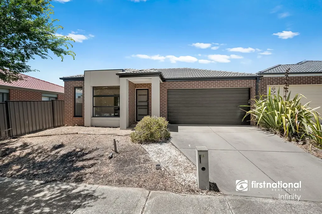 Point Cook 4 Bedroom Great Family Home in Conveniently located