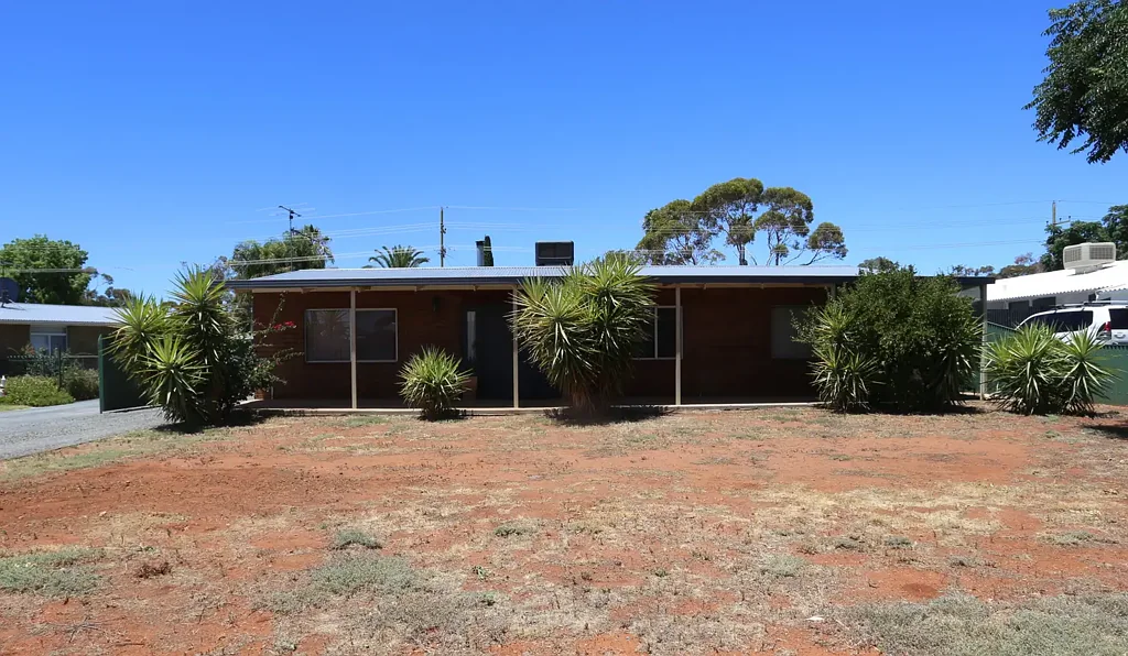 18 Saltbush Rd, Kambalda West, WA 6442