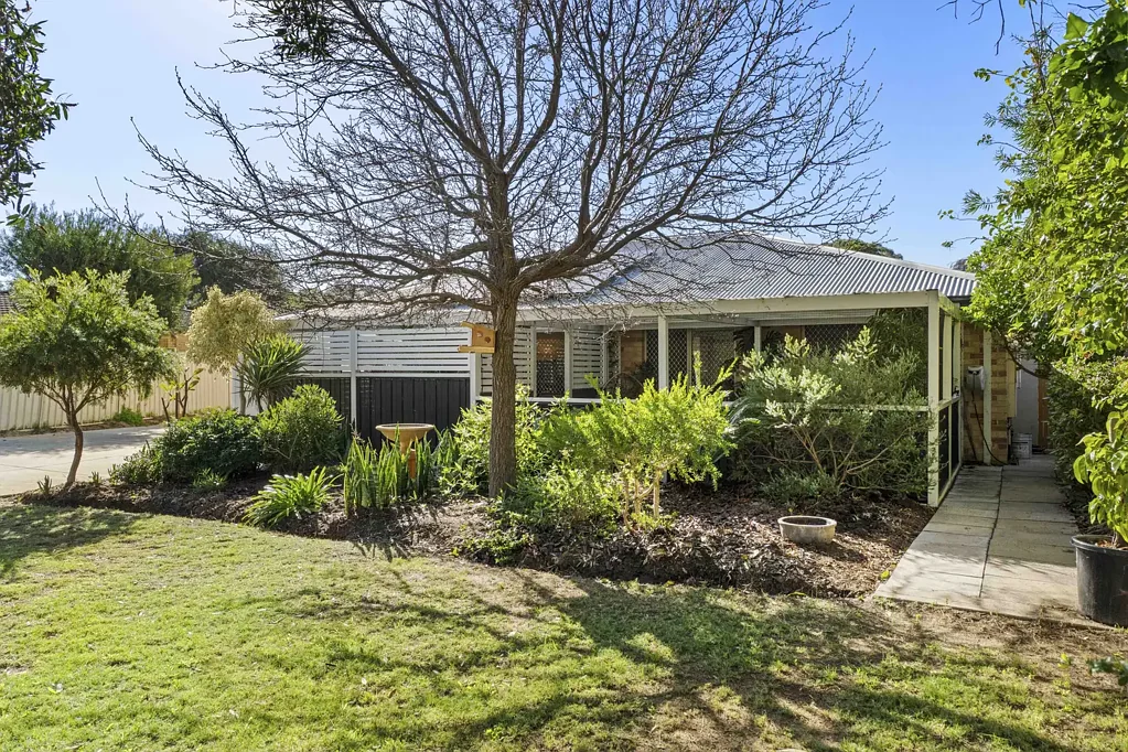Coodanup 4 Slaapkamer Move-In Ready Modern Family Home in Peaceful Coodanup Setting