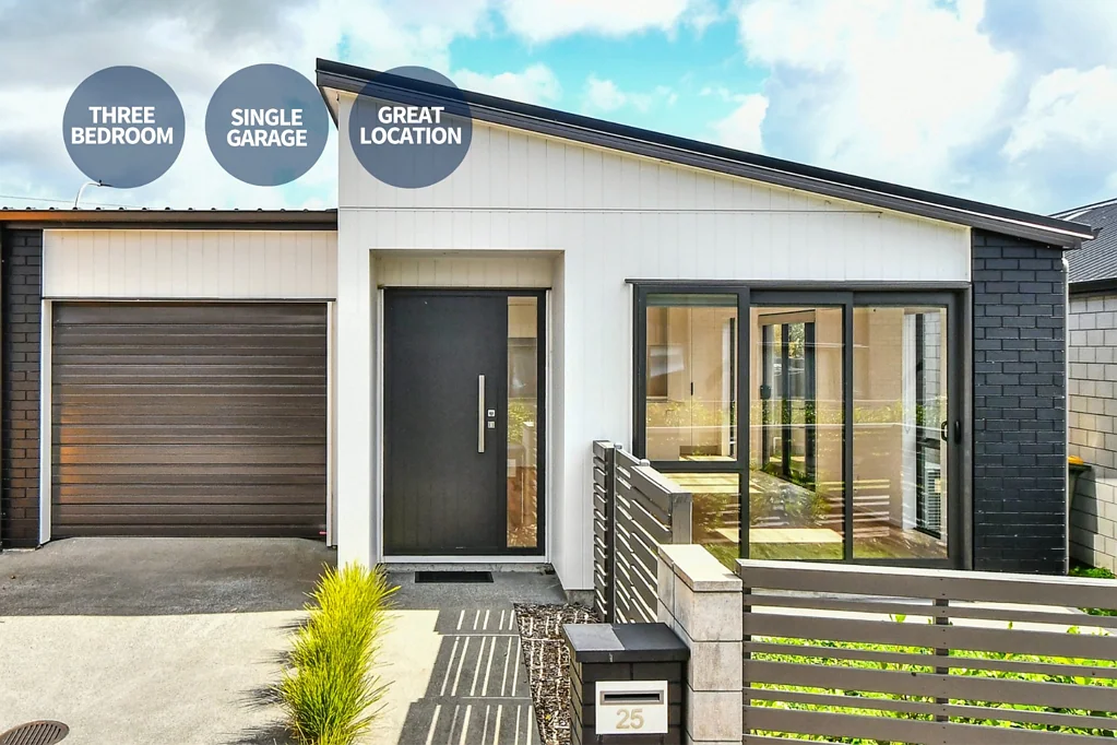 Single Garage & Great Location!