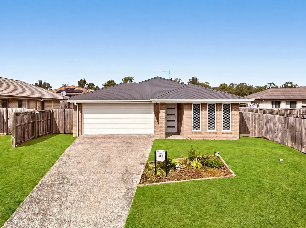 Lowood 4Habitaciones Spacious Modern Living in Secure Gated Community