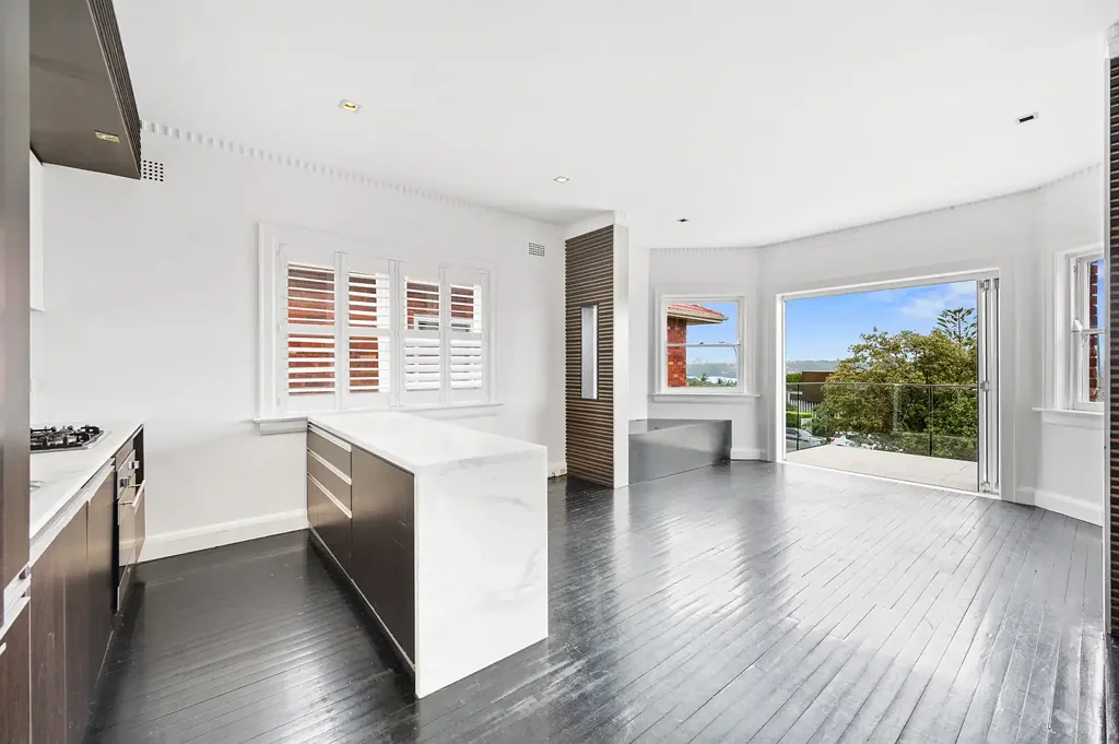 North Facing Apartment With Harbour Views And Lock Up Garage