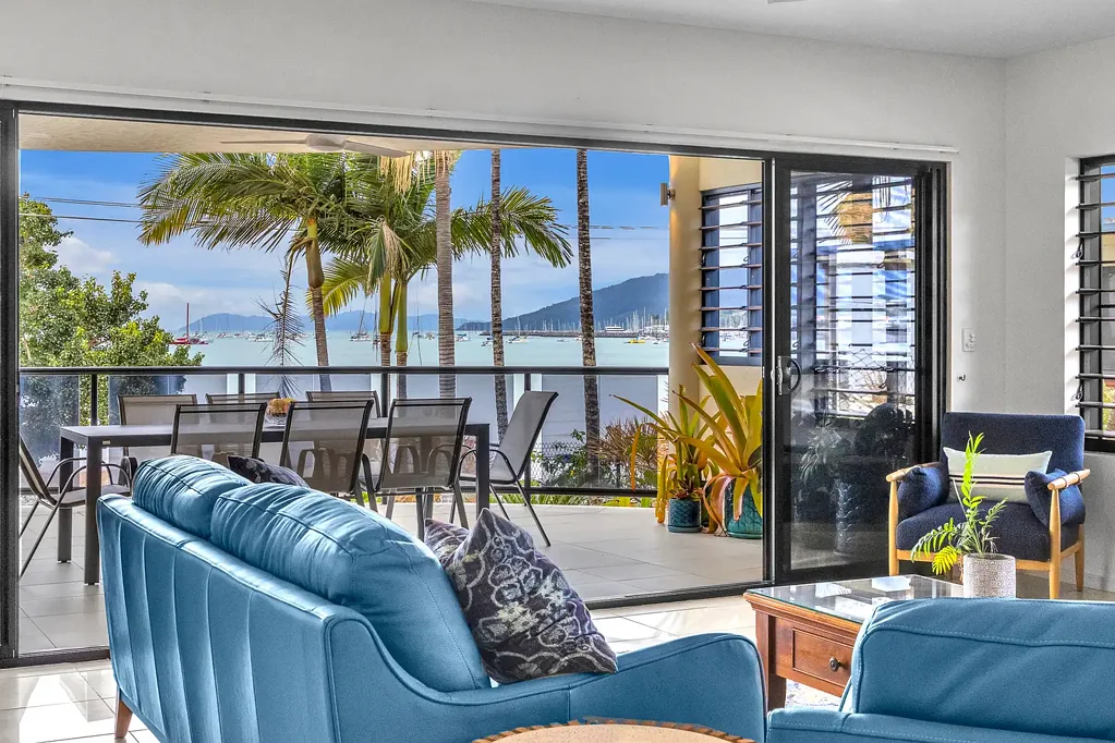 Unit 1/22 Coral Esplanade, Cannonvale, QLD 4802