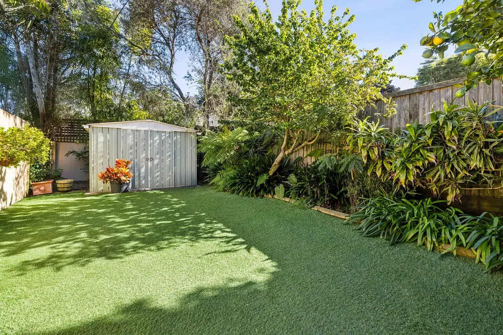 Rose Bay 2房 备受珍爱的 Rose Bay 半独立屋 - 55 年来首次上市 Cherished Rose Bay Semi - Offered for the First Time in Over 55 Years