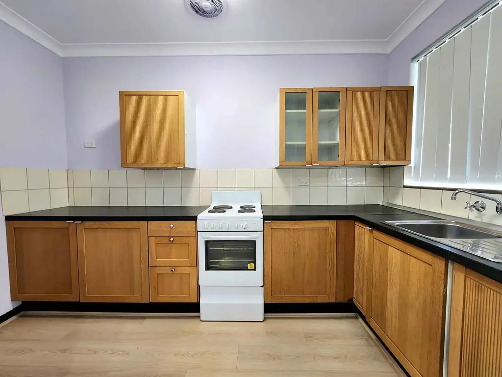 Freshly Renovated Top-Floor 2-Bedroom Unit in Quiet Cul-de-Sac