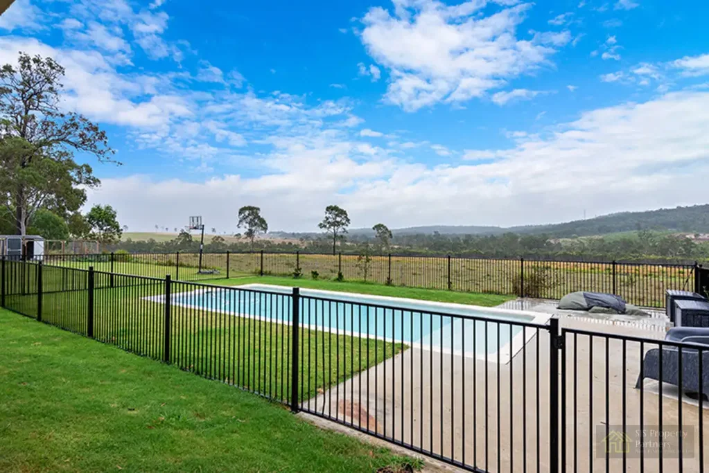 Horse-Friendly Lifestyle Property with Pool, Shed & Stunning Mountain Views