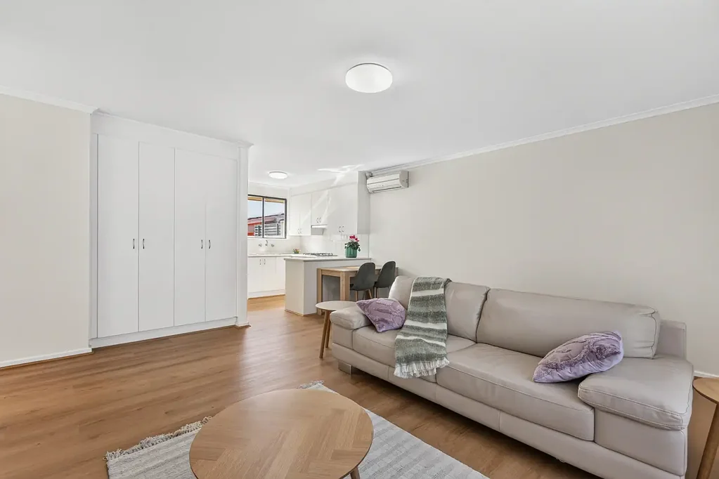 Campbelltown 2Habitaciones Updated, Light-Filled Living in a Quiet Cul-de-Sac