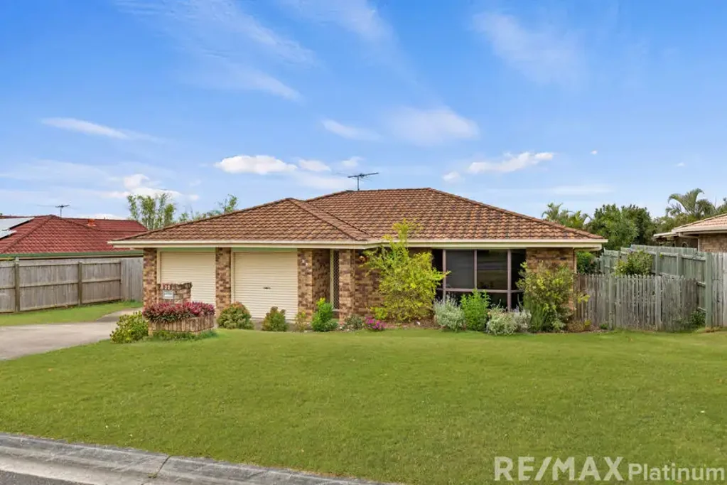 Multiple living spaces & large outdoor entertaining + NVSS catchment!