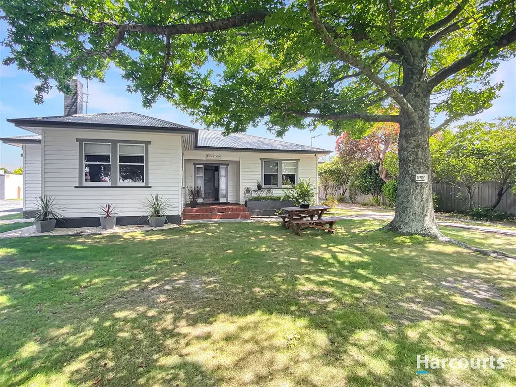 St Helens 10침실 PRICE DROP! All of this for $880,000!!!!