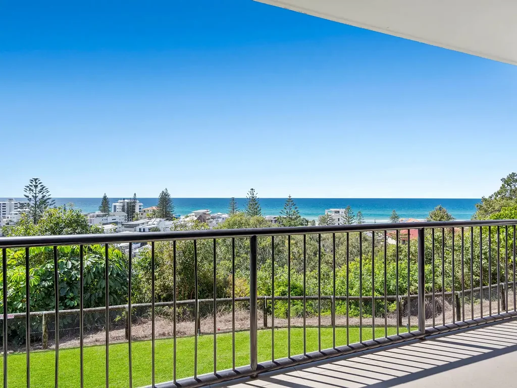 D13/1 Great Hall Drive, Miami, QLD 4220