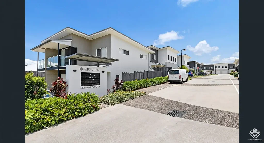 Modern Comfort & Lifestyle - 5 Years Young Townhouse in Prime Thornlands Location