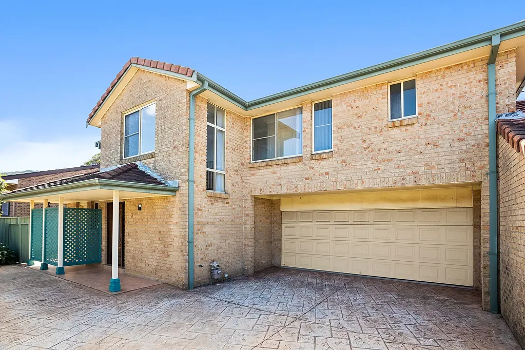 Keiraville 3 Slaapkamer Spacious & Stylish 3-Bedroom Townhouse in Premium Location