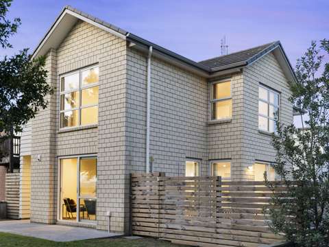 Takanini 5房  Standalone Family Home with Loft - MUST SELL!