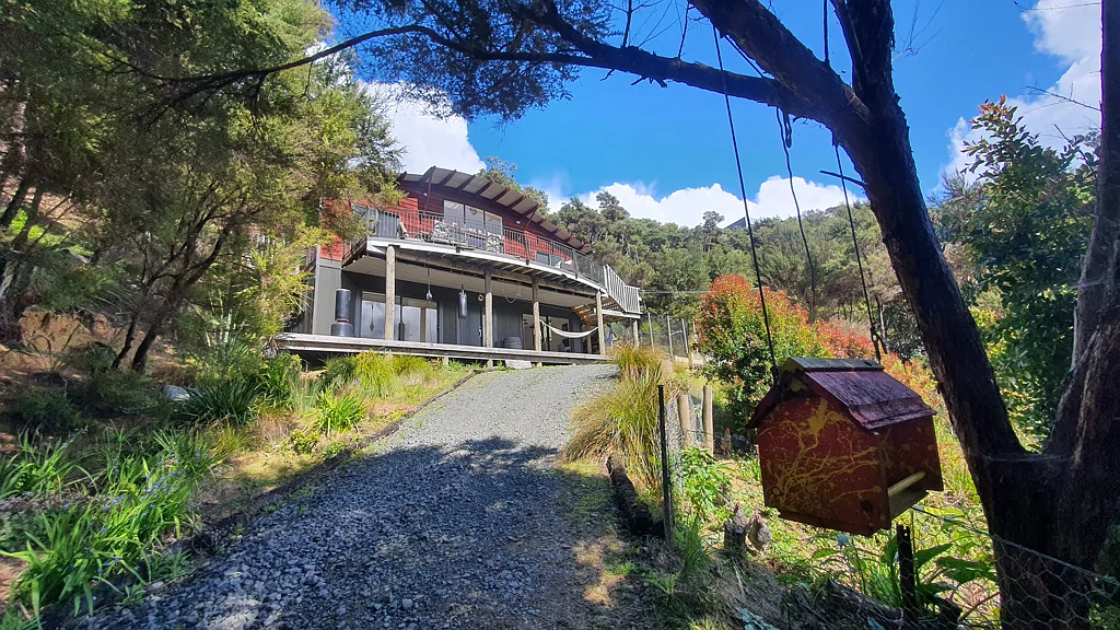 Kawau Island 4غرفة نوم Discover Paradise: Schoolhouse Bay's Island Escape