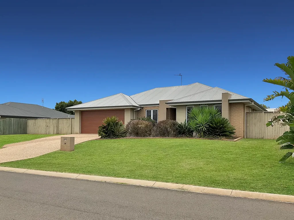 Kleinton 4Zimmer LARGE 4 BR HOME ON 802 SQM.  DHA LEASE UNTIL 2028.