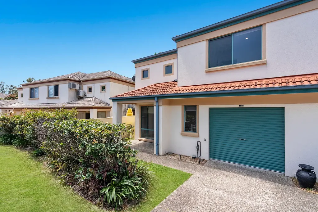 REEDY CREEK GEM - SPACIOUS, PRIVATE AND CONVENIENT!