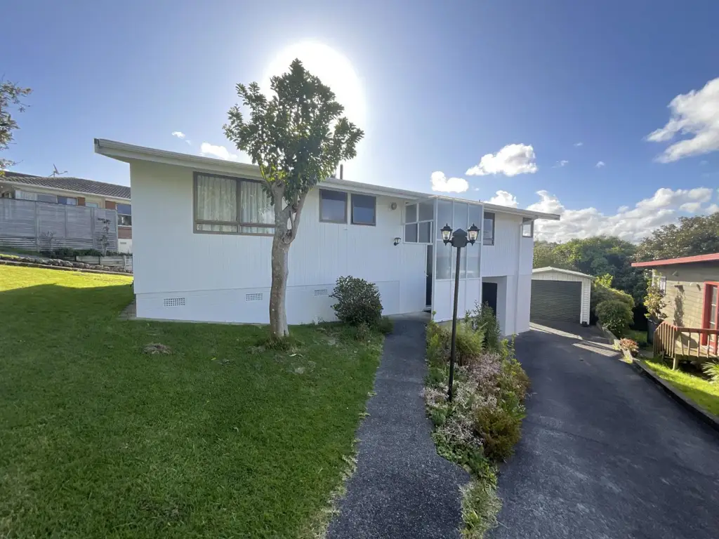 Sunny spacious family home in Hillcrest