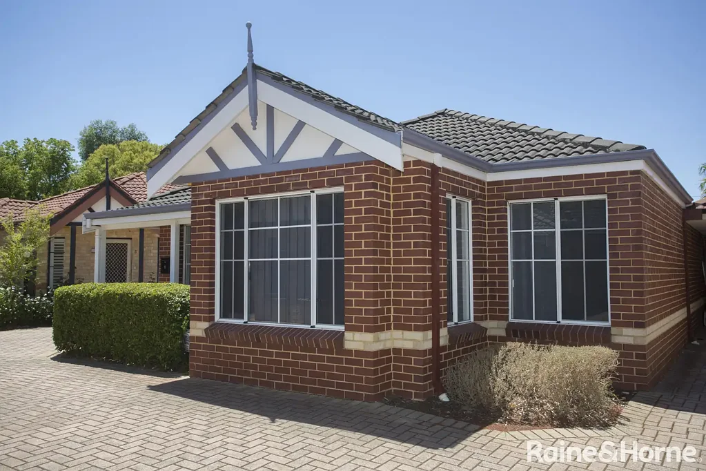 6/32 HOLMESDALE ROAD, Woodbridge, WA 6056