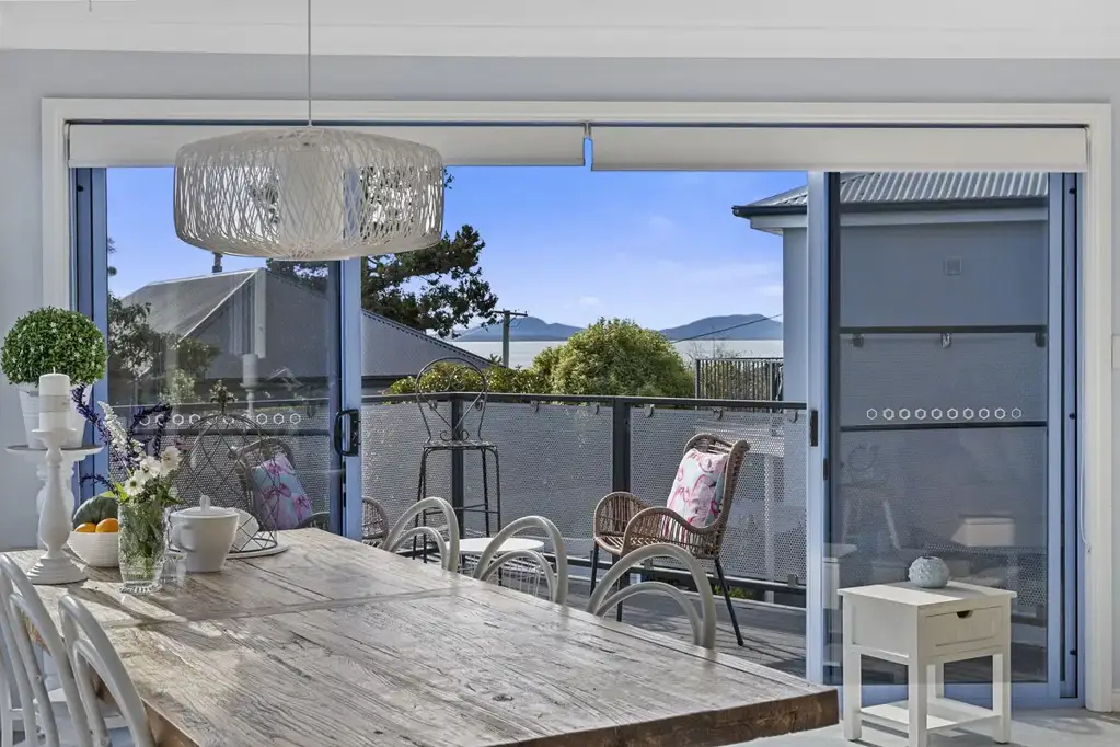 Swansea 3房  Coastal living with views