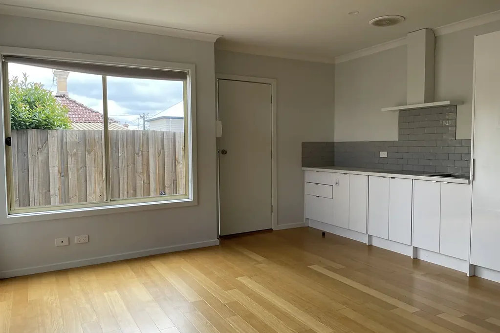 Gorgeous & Modern Self Contained Studio