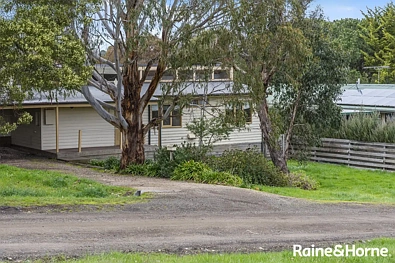Malmsbury 3房  Light-Filled 1960s Charm in Prime Location - First Home Buyers Delight