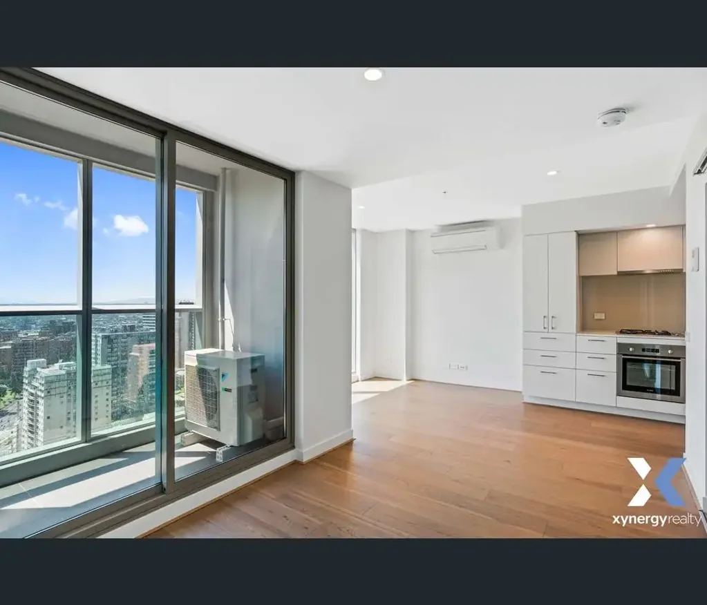 Near New 2 bedroom Apartment on Latrobe St!