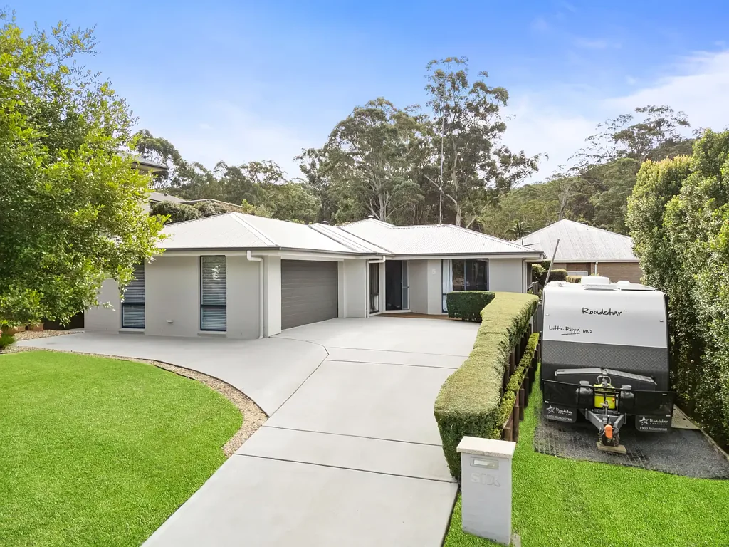 6 Cobbedah Drive, Springfield, NSW 2250