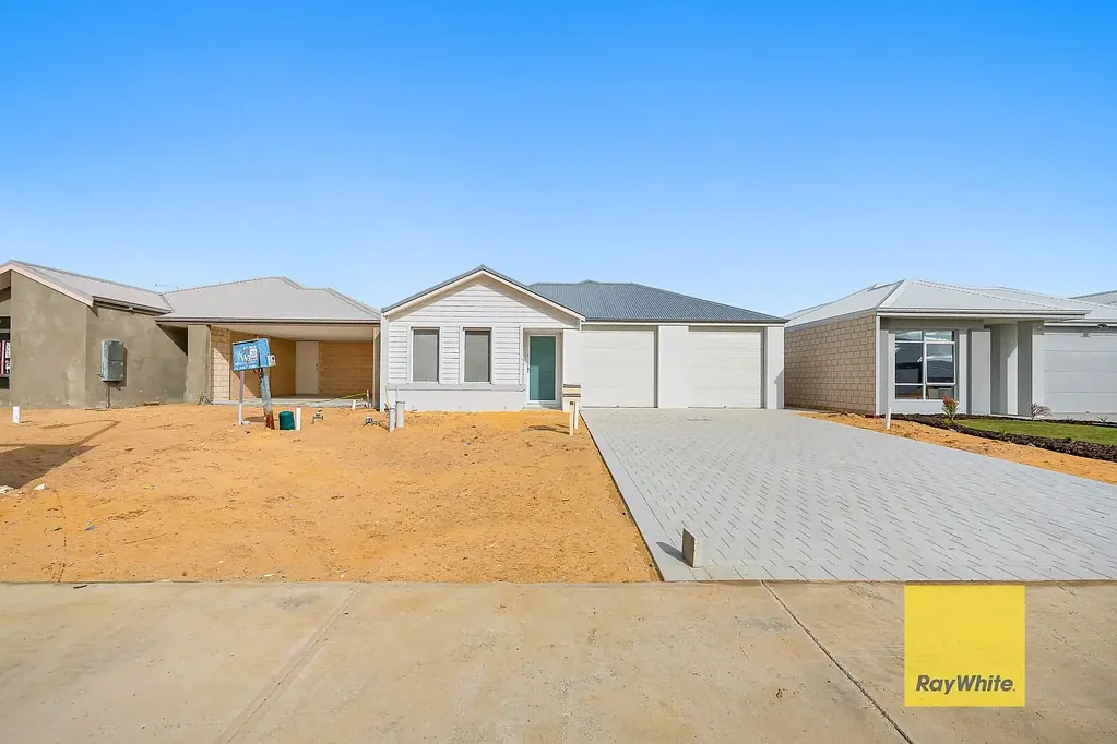Brand New 3x2 Family Home - Modern Living in Hilbert!