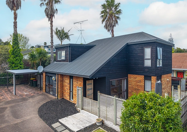 4/72 Moore Street, Howick, Manukau City