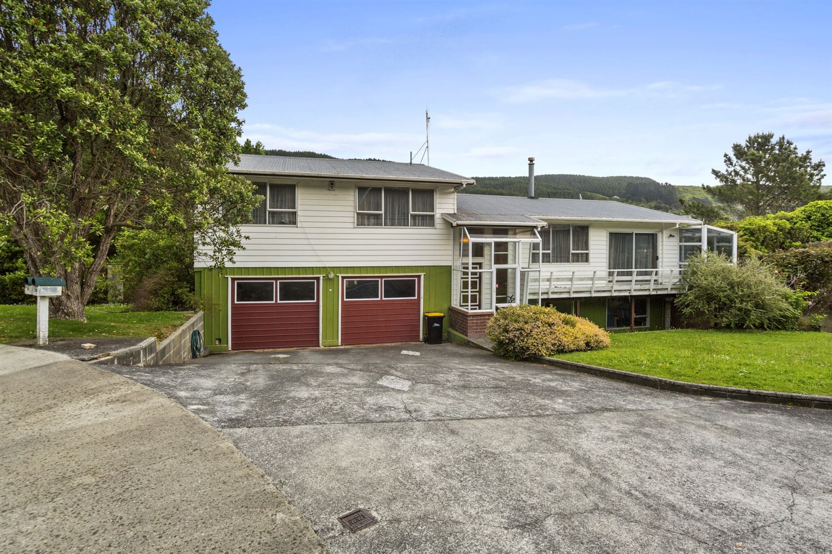 19 Zande Terrace, Tawa, Wellington, 4 Schlafzimmer, 2 Badezimmer