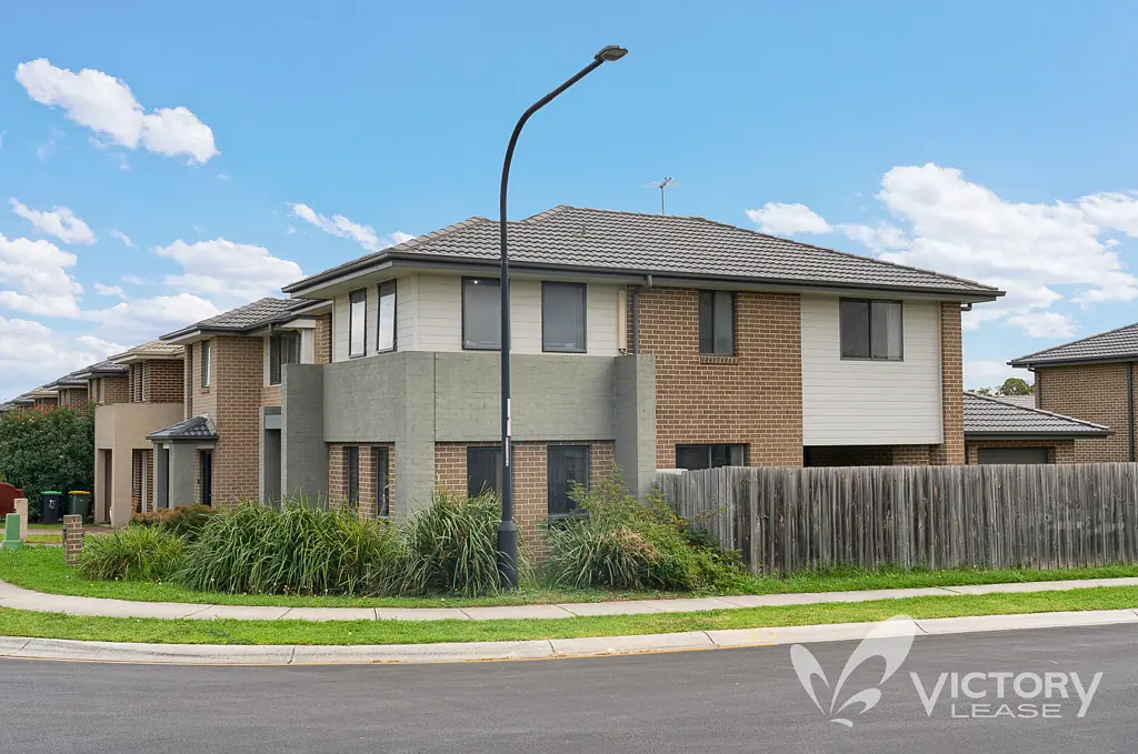Schofields 4房 获奖建筑商打造 385㎡平地地块 转角阳光地块 公园正对面 四房设计 高端现代厨房 主卧套房 Park-Front Perfection: Contemporary Family Living