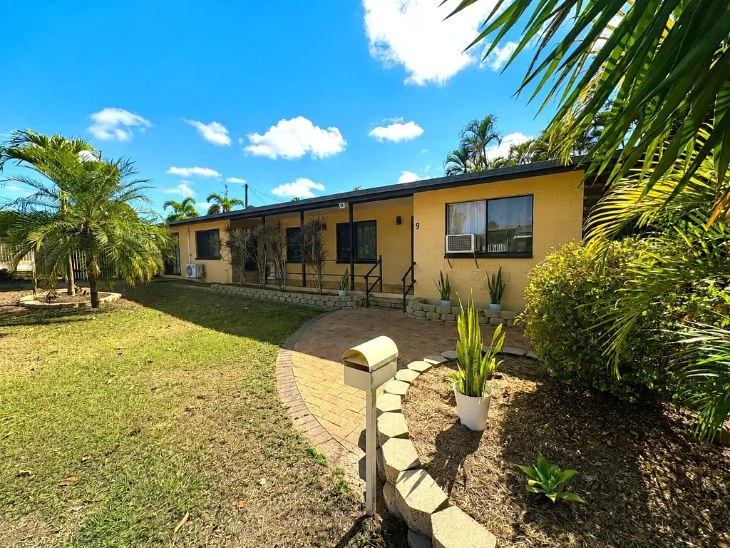 Charters Towers City 4ਬੈੱਡਰੂਮ Tropical Haven – Family Living with a Pool