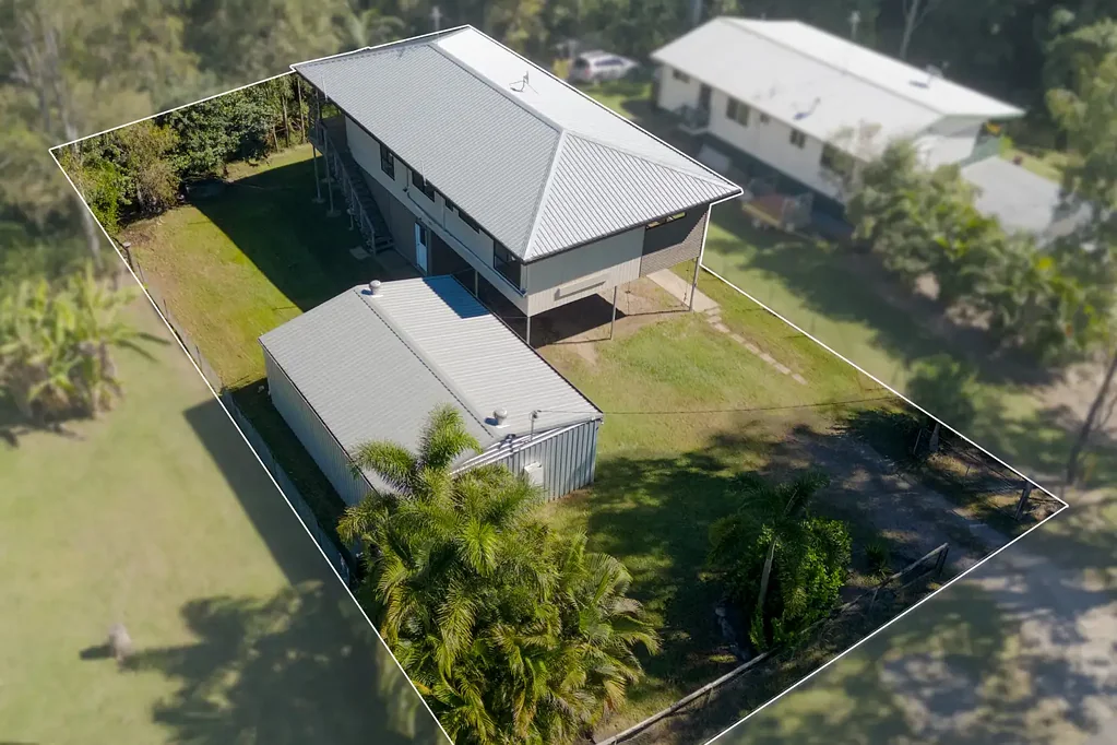 Tiaro 4部屋 Charming Family Home with Endless Potential!