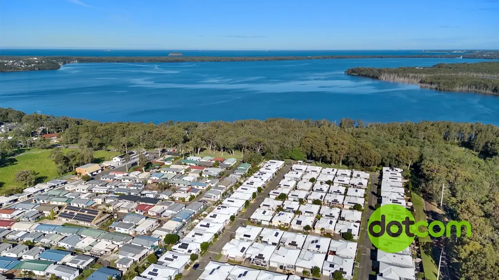 Lake Munmorah 3침실 Resort Style Living, Immaculate Large Home in over 55's Lake Munmorah Pet Friendly Community Lifestyle Village, Retire