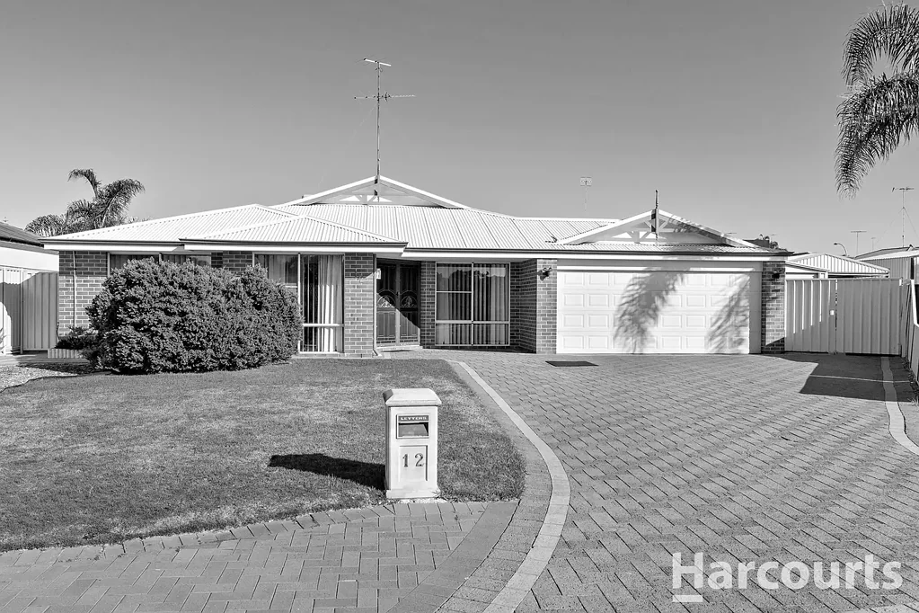 12 Lilac Green, Halls Head, WA 6210
