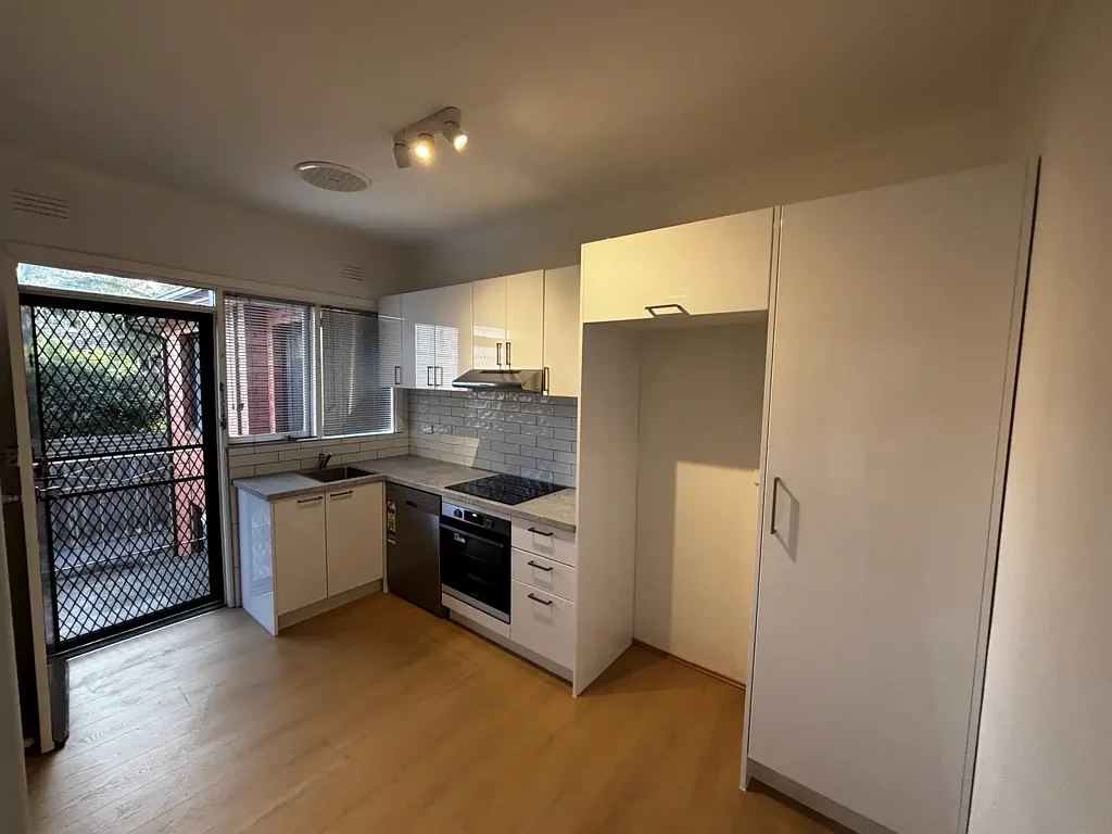 FRESHLY RENOVATED TWO BEDROOM APARTMENT