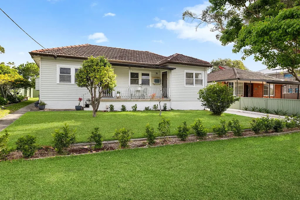 Mount Colah 3 Slaapkamer North-facing comfort and potential, conveniently close to Asquith