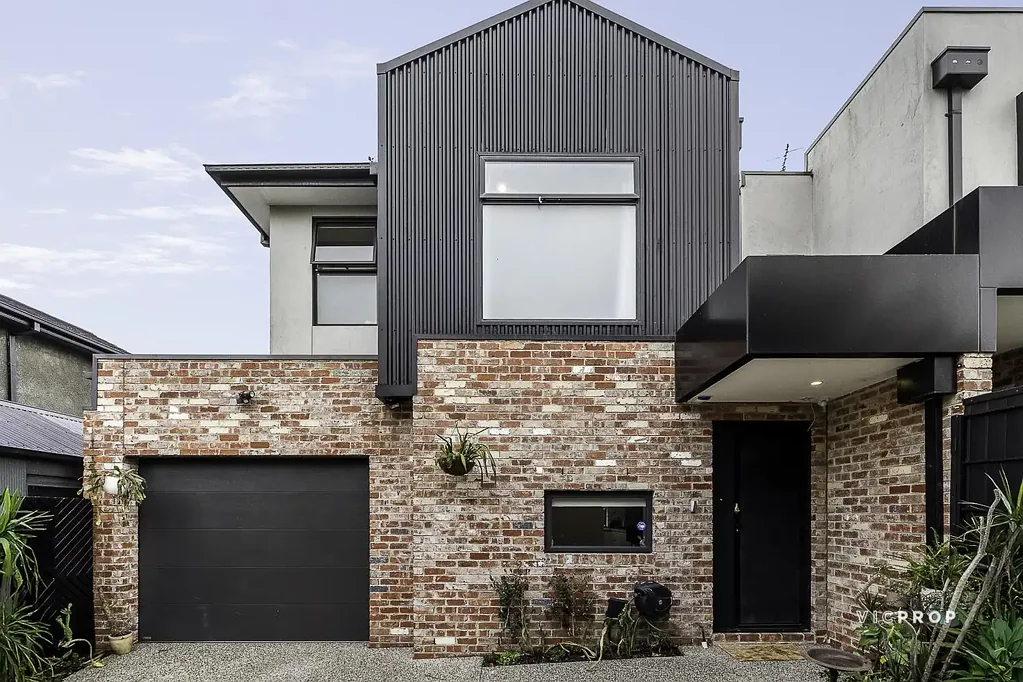 Brunswick West 2Moenga Contemporary Comfort in a Prime Brunswick West Setting