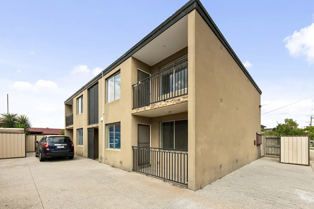 Sunshine North 2Kwarto Renovated & Ready!