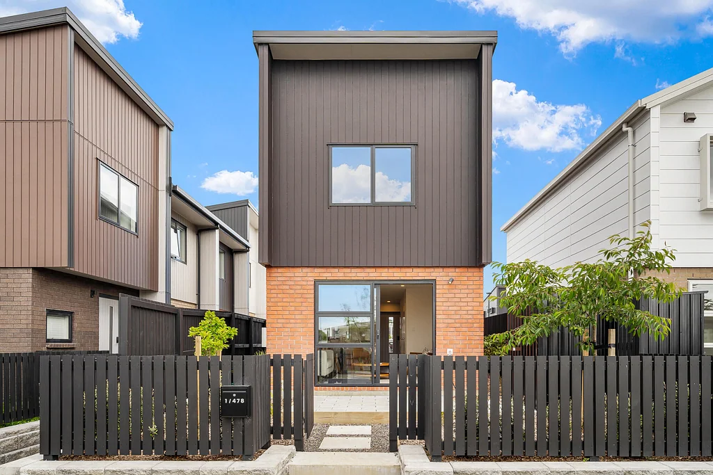 Glen Eden 2房  Boutique Living | A Standalone Home