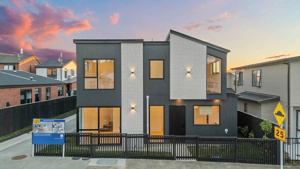Glen Innes 5房  Urgent sale! Brand New Living!