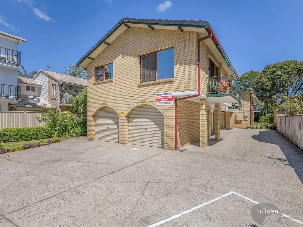 2/168 Frank Street, Labrador, QLD 4215