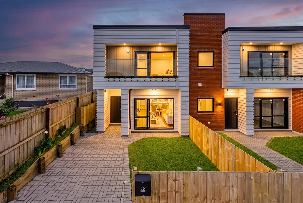 Manurewa East 4Habitaciones Brand New, Own Driveway!