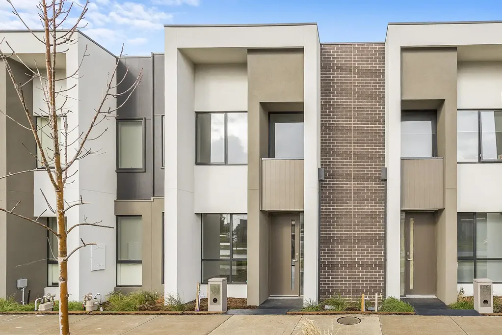 Spacious Townhouse in a Desirable Location