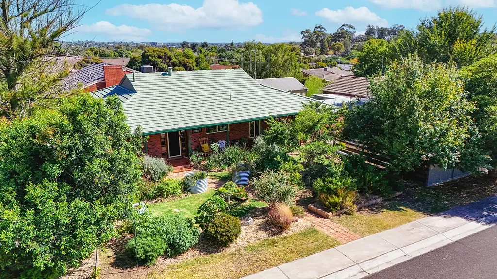 15 Houlahan Street, Kennington, VIC 3550
